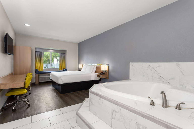 Bathroom 4, Microtel Inn & Suites by Wyndham Panama City, Bay