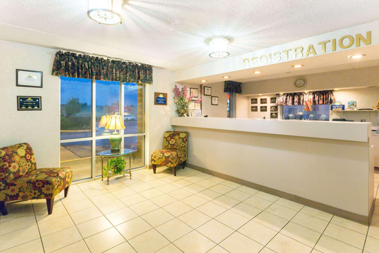 Public Area, Days Inn by Wyndham Richmond, Madison