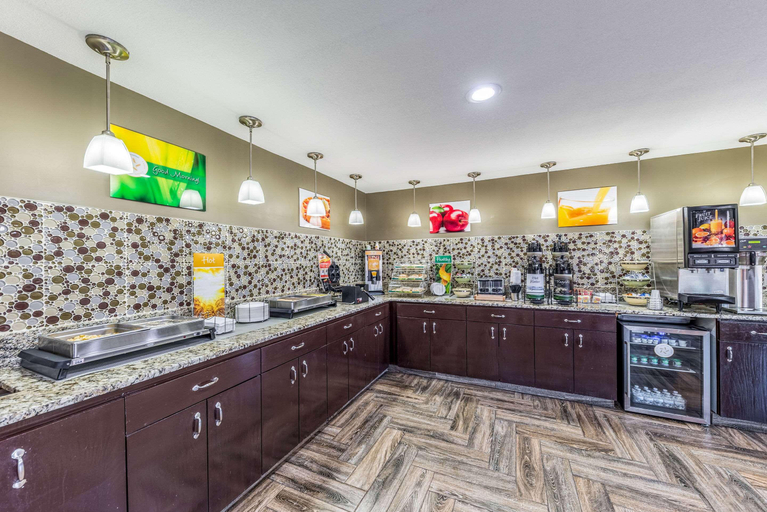 Food & Drinks 5, Quality Inn Glenpool, Tulsa