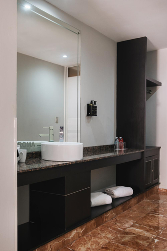 Bathroom 3, Exe Cities Reforma, Mexico City
