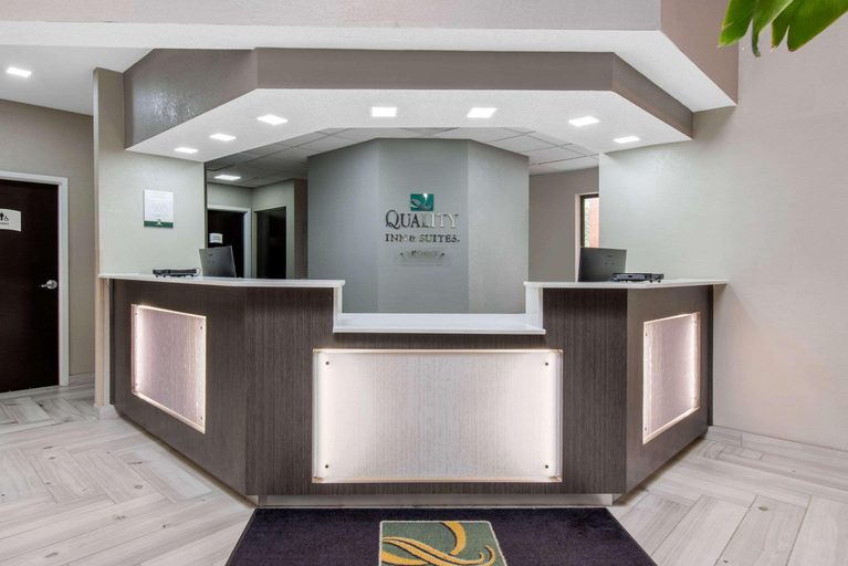 Public Area 2, Quality Inn & Suites Brownsburg -Indianapolis West, Hendricks