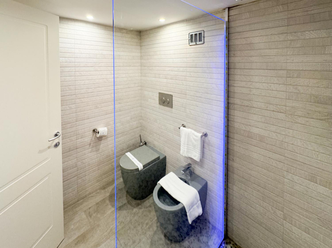 Bathroom 2, Hotel Degli Ulivi, Matera