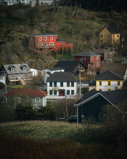 Exterior & Views