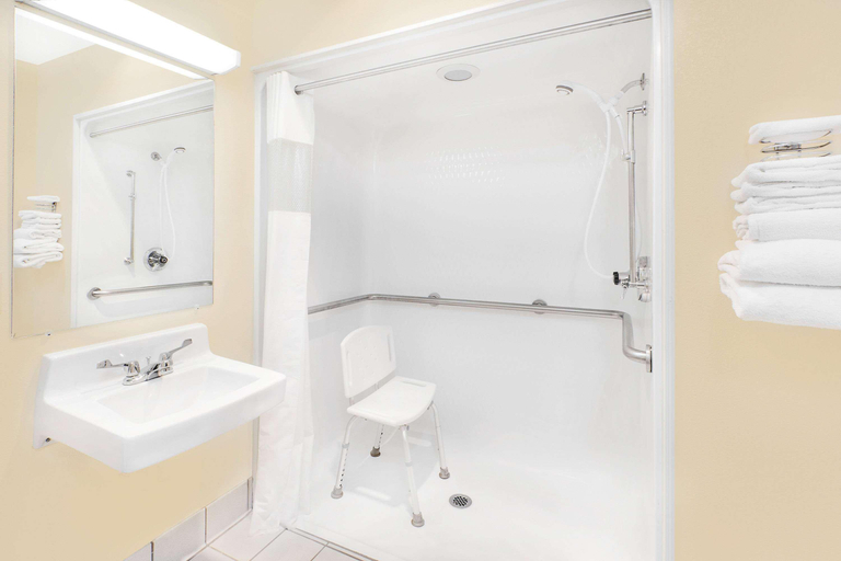 Bathroom 4, Baymont by Wyndham Port Huron, Saint Clair