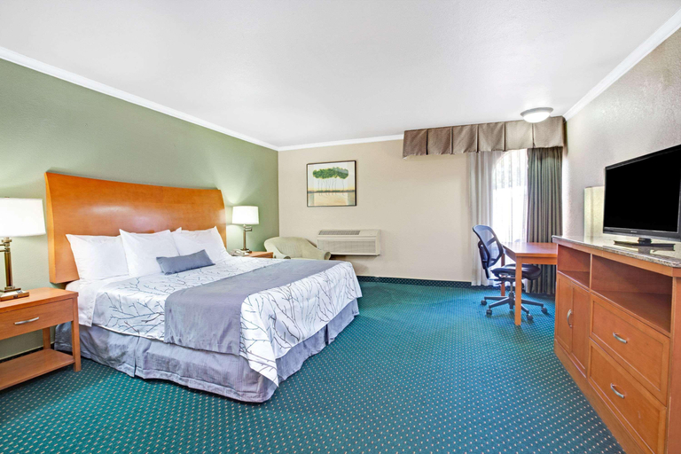 Bedroom 2, Days Inn by Wyndham San Jose, Santa Clara