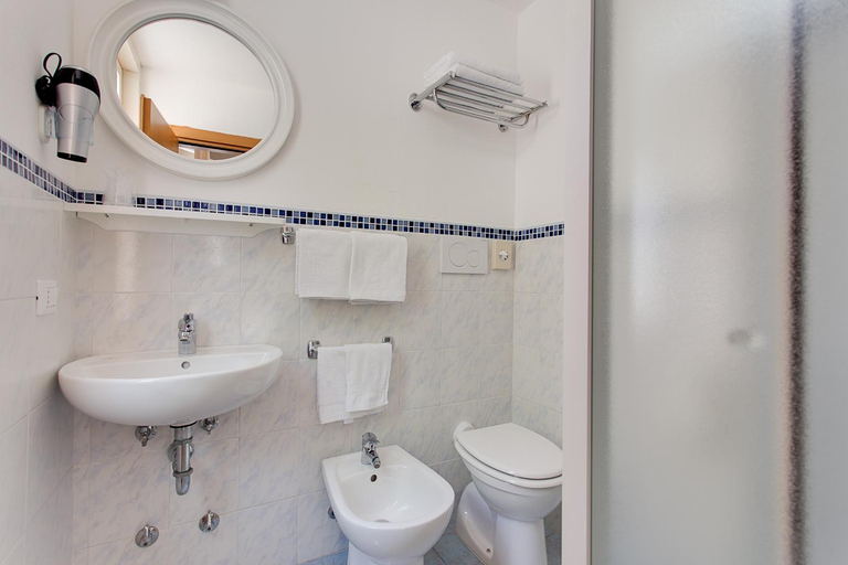 Bathroom 4, Anastasi Spa Hotel e Residence, Ravenna