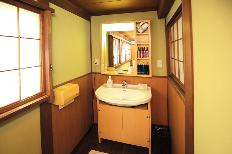 Bathroom 4, Ryori Ryokan Tsurugata, Kurashiki