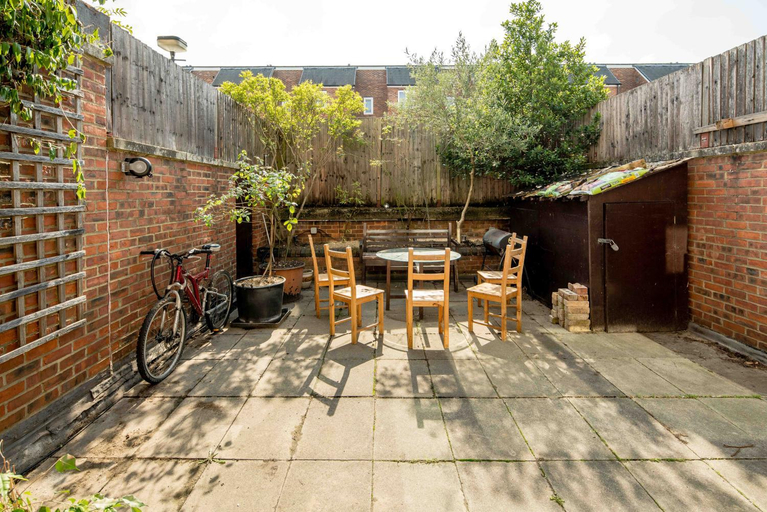 Others 3, Hoxton Rooms - Homestay, London