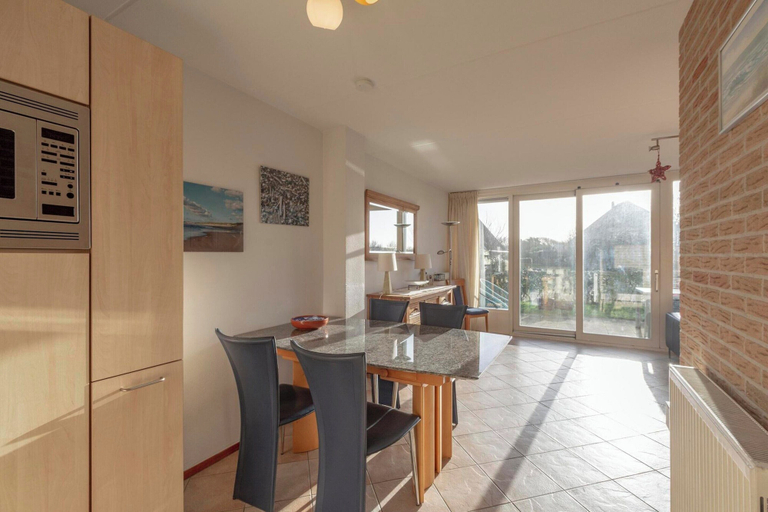 Dining 3, Alluring Holiday Home Near Beach, Den Helder