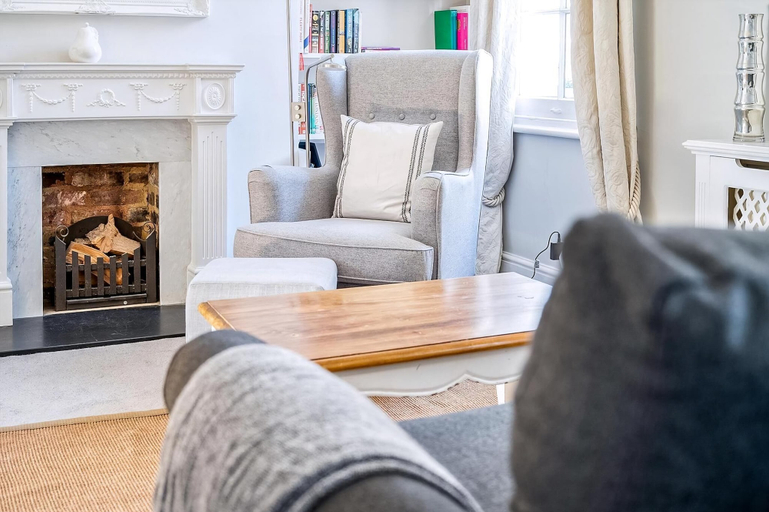 Others 5, Cozy and Spacious Kensington Maisonette, London