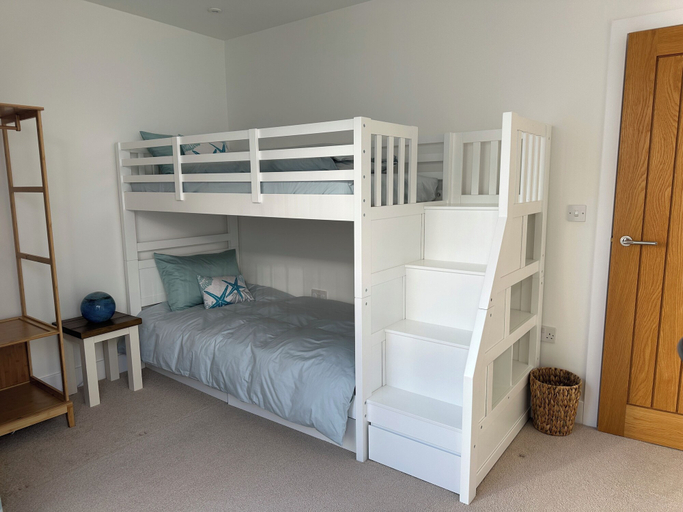 Bedroom 2, Coastguards Beach House, Devon
