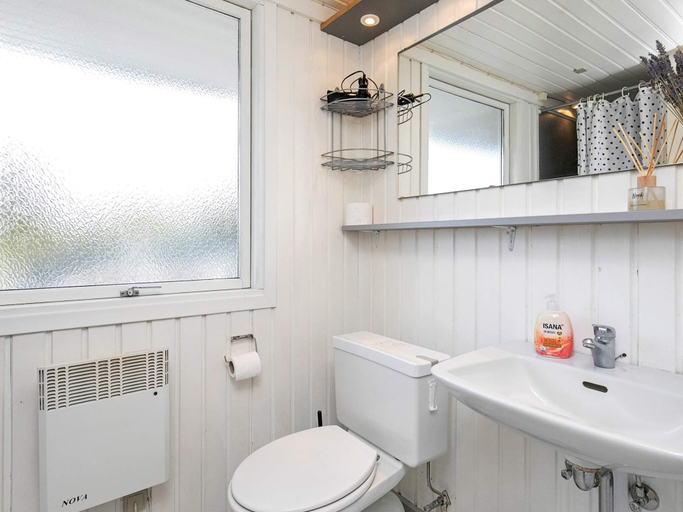 Bathroom 3, 4 Star Holiday Home in Jerup, Frederikshavn