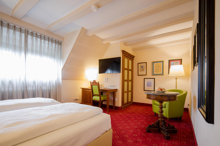 Bedroom 3, Simones Hotel Furstenhof, Landshut