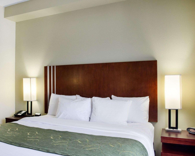 Bedroom 3, Comfort Suites Greenwood, Leflore