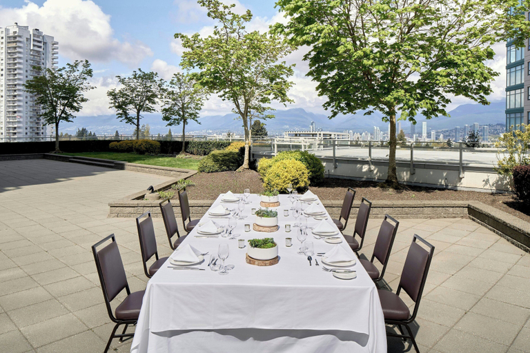Food & Drinks 5, Element by Marriott Vancouver Metrotown, Greater Vancouver