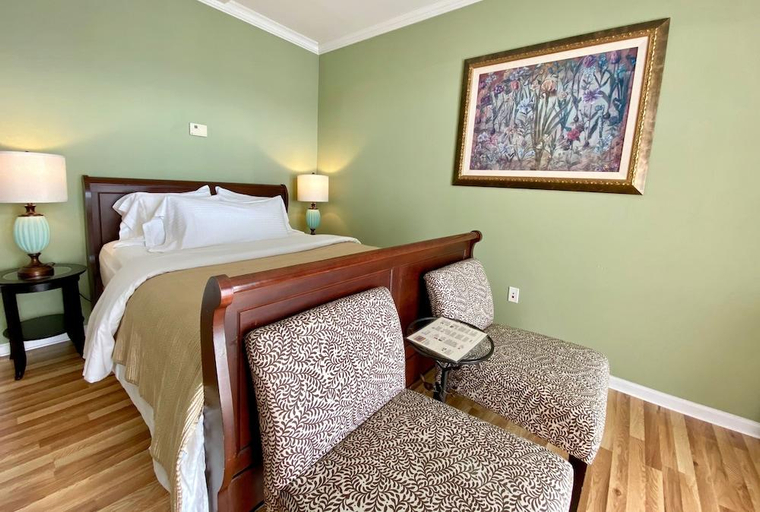 Bedroom 2, Inn on Main Hotel, Monmouth