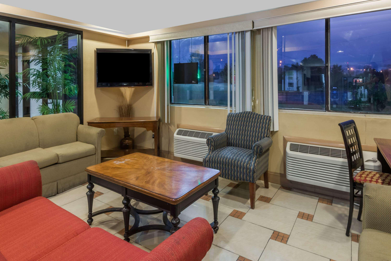 Public Area 2, Knights inn Hartford, Hartford