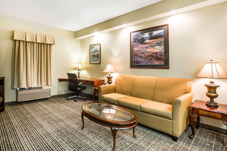 Bedroom 3, Quality Inn Newnan, Coweta