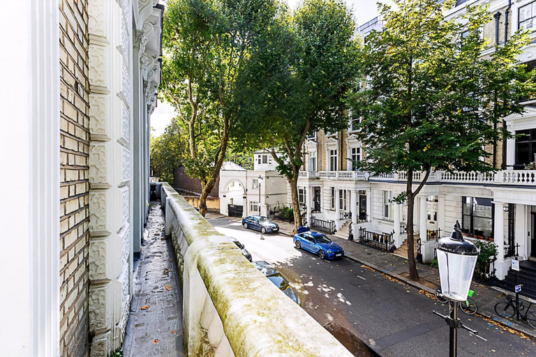 Others 5, Notting Hill Charm: Central 2-bed Gem, London