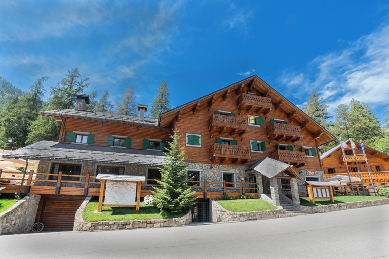 Exterior & Views 2, Hotel Chamois d'Or, Alpes-Maritimes
