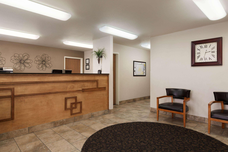 Public Area, Travelodge by Wyndham Hermiston, Umatilla