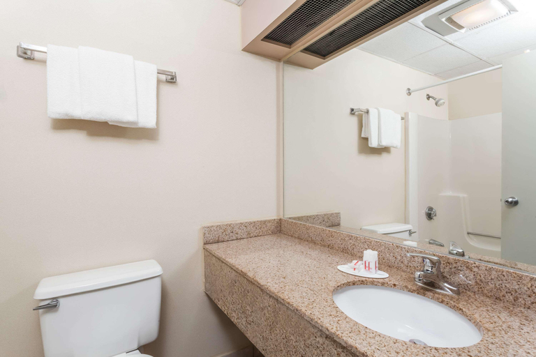 Bathroom 4, Days Inn by Wyndham Windsor Locks Bradley Airp, Hartford