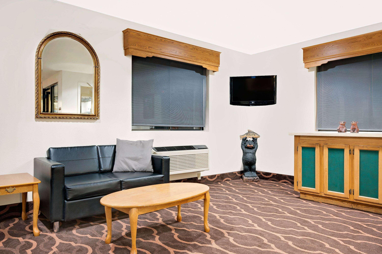 Public Area 2, Super 8 by Wyndham Ashland, Ashland