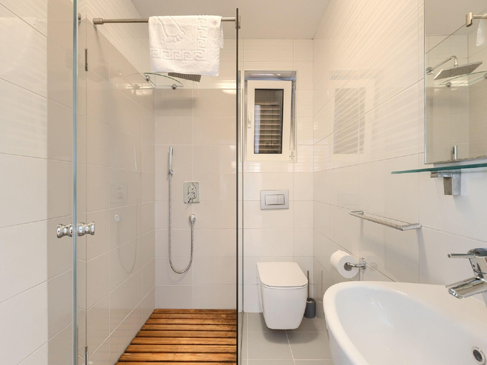 Bathroom 4, Holiday Home in Rovinjsko with Pool, Rovinj