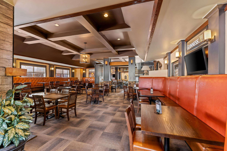 Food & Drinks 5, Wingate By Wyndham Calgary South, Division No. 6