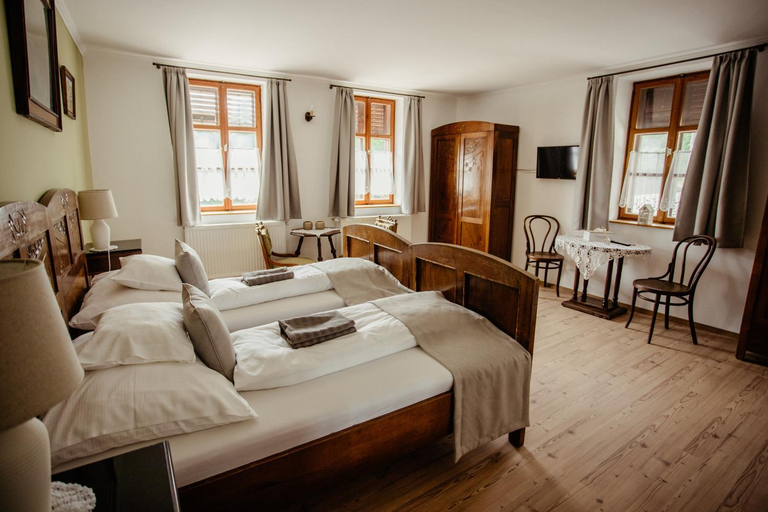 Bedroom 2, Noresa Etterem es Panzio, Szekszárd