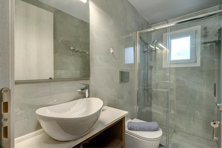 Bathroom 2, Molos Beachfront Apartments in Diakopto, West Greece