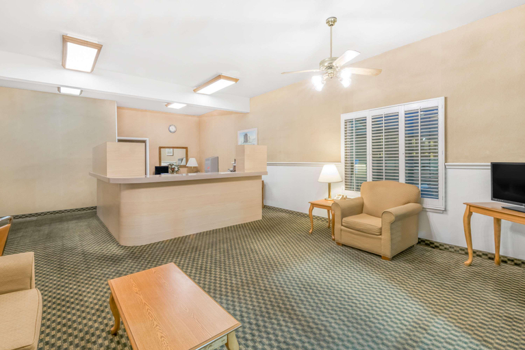 Public Area 2, Days Inn by Wyndham Deming, Luna