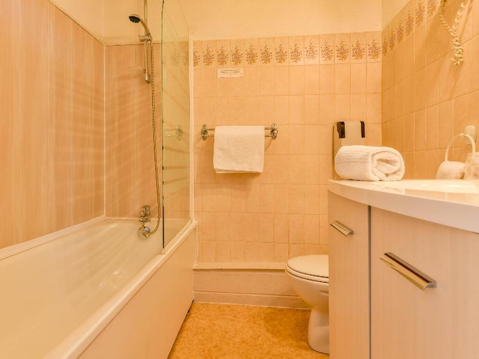 Bathroom 4, Logis Hostellerie Du Neez - Clos Gourmand, Pyrénées-Atlantiques
