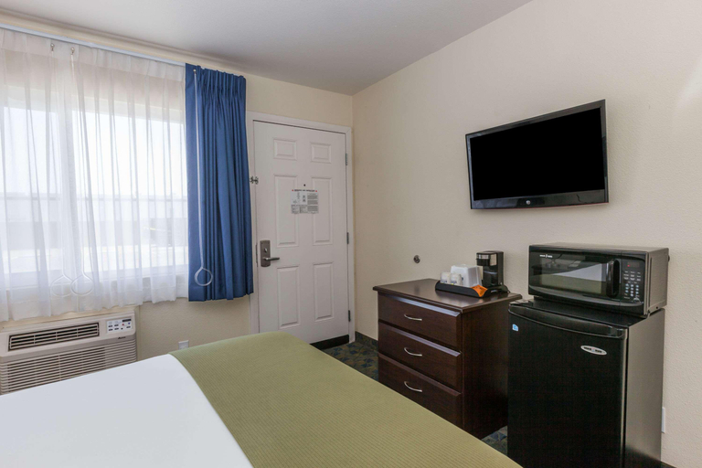 Bedroom 3, Days Inn by Wyndham Santa Maria, Santa Barbara