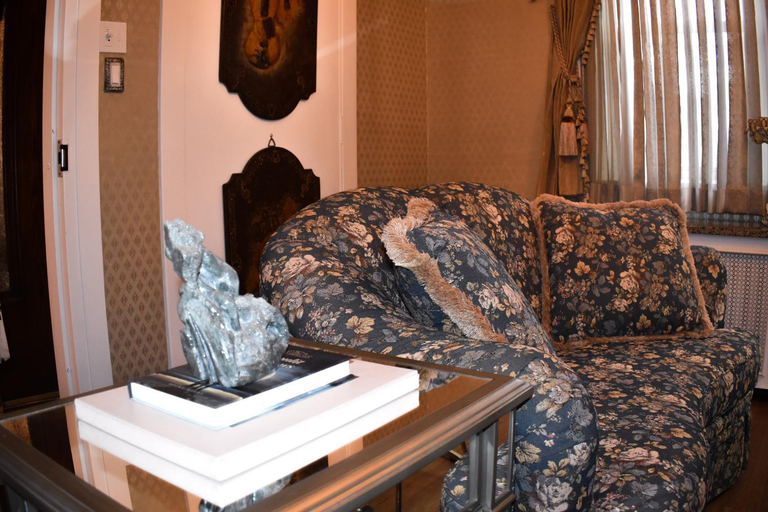 Others 5, Chateau Connellsville Victorian Era Suite, Fayette