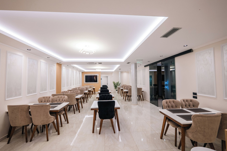 Food & Drinks 5, The Lord's Garden, Sarandës