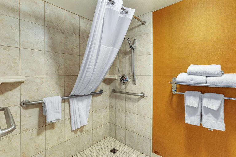 Bathroom, Comfort Inn & Suites Northern Phoenix, Maricopa