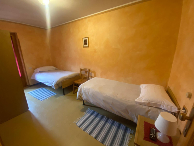 Bedroom 2, Hotel Eira, Sondrio