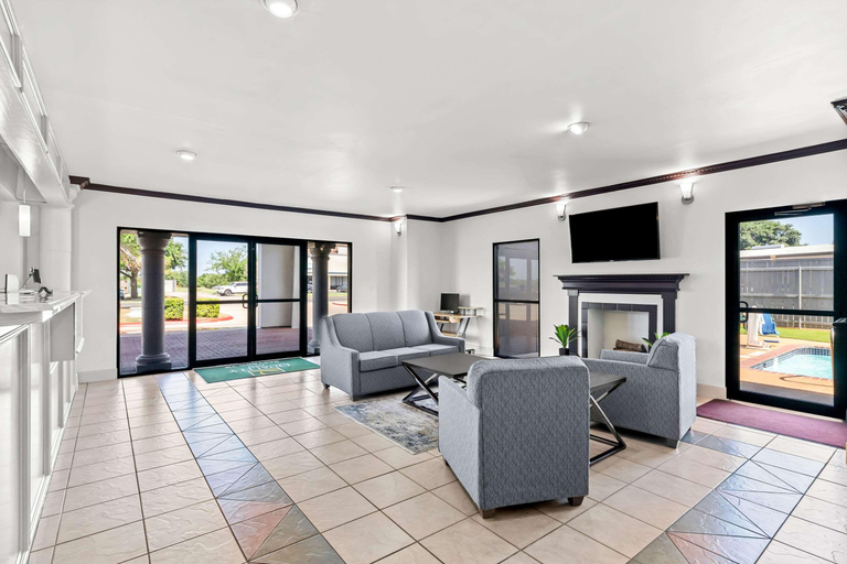 Public Area 2, Quality Inn Bastrop, Bastrop