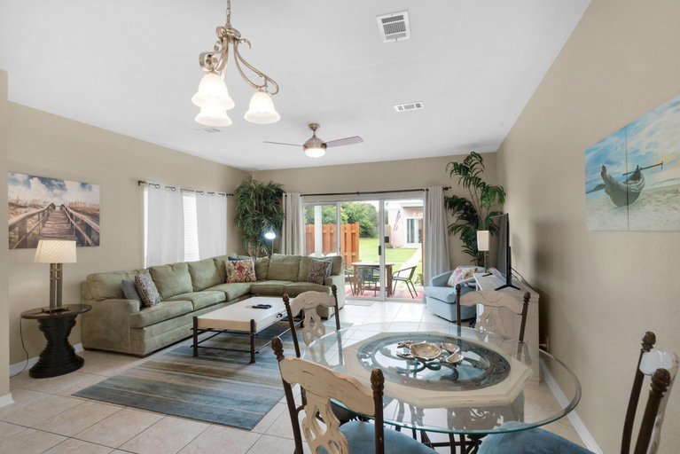 Others 5, Gulf Walk 606, Walton