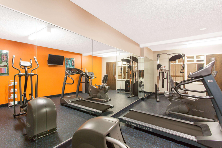 Sport & Beauty, Days Inn by Wyndham Raleigh-Arpt-Rsch Tri Pk, Wake