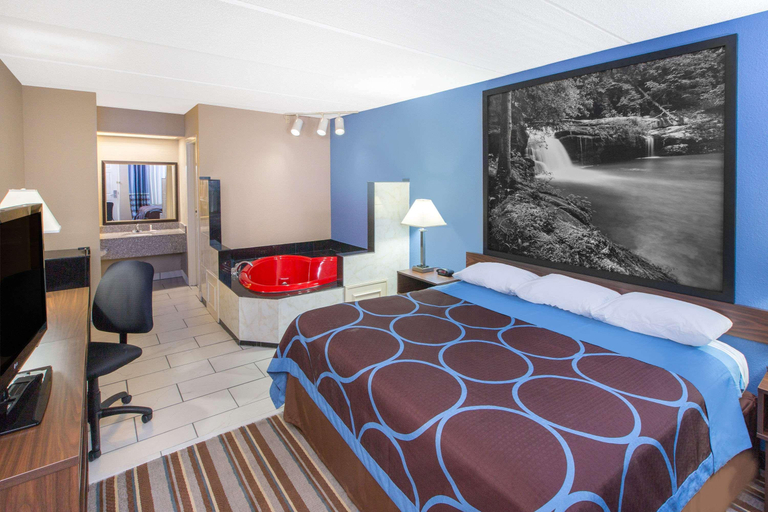 Bedroom 3, Super 8 by Wyndham Dothan, Houston