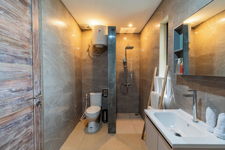 Bathroom 4, La Vincentia, Badung