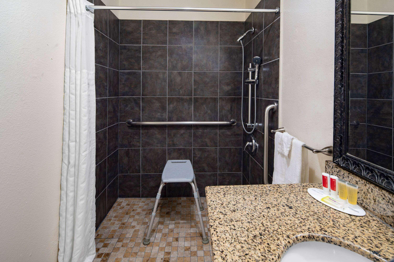 Bathroom 4, Super 8 by Wyndham San Diego Hotel Circle, San Diego