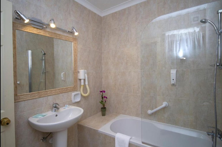 Bathroom, Soreda Hotel, Saint Paul's Bay