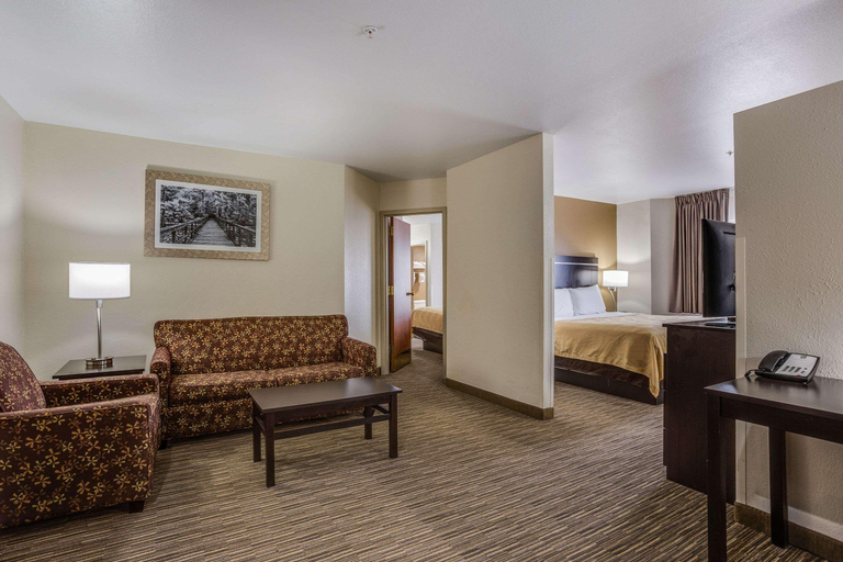 Bedroom 4, Quality Inn Suites Meridian, Ada