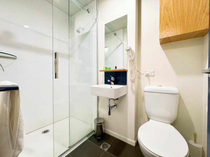 Bathroom 4, Park Hotel Lambton Quay, Wellington