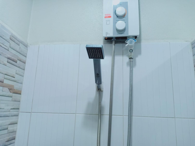 Bathroom 3, Amantra Resort Satun, Langu