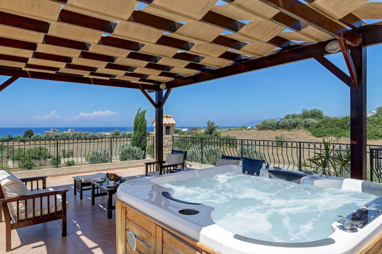 Others 5, Villa Yialos, Larnaca