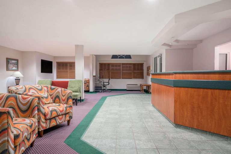 Public Area 3, Microtel Inn & Suites by Wyndham New Ulm, Brown